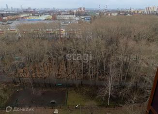 Продаю 1-комнатную квартиру, 41 м2, Екатеринбург, улица Стачек, 4, улица Стачек