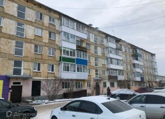 Продам 3-ком. квартиру, 51.4 м2, посёлок городского типа Верхняя Синячиха, Октябрьская улица, 7