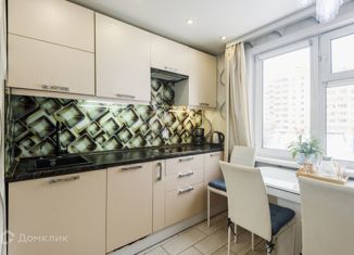 Продается двухкомнатная квартира, 49.5 м2, Киров, Чистопрудненская улица, 1к2