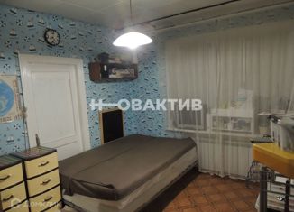 Продаю 2-комнатную квартиру, 30.2 м2, Новосибирск, улица Бурденко, 15, улица Бурденко