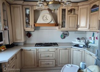 Продам 5-комнатную квартиру, 185 м2, Великий Новгород, Зелёная улица, 12