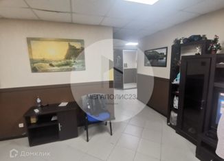 Продаю пятикомнатную квартиру, 106 м2, Геленджик, Маячная улица, 2