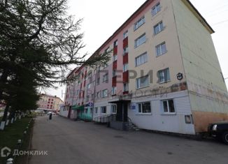 Однокомнатная квартира на продажу, 32 м2, Магаданская область, проспект Ленина, 32
