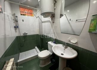 Продаю 2-ком. квартиру, 53.3 м2, Симферополь, переулок Строителей, 19, Железнодорожный район