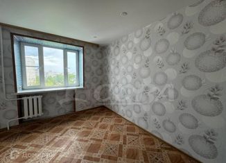 Продается комната, 13.6 м2, Тобольск, 6-й микрорайон, 47