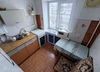 Продается 3-комнатная квартира, 53.9 м2, Чебоксары, улица Космонавта Андрияна Григорьевича Николаева, 16