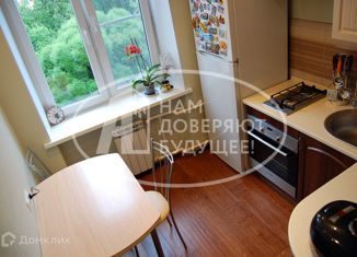 Продается 2-комнатная квартира, 44.3 м2, Кизел, улица Макаренко, 6