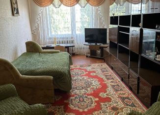 Продается 3-ком. квартира, 65 м2, Пионерский, улица Шаманова, 3