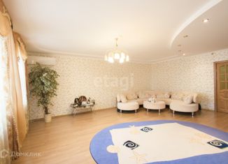 Продаю 3-комнатную квартиру, 130 м2, Калуга, улица Суворова, 38, Ленинский округ