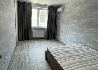 Продается 1-комнатная квартира, 37 м2, Краснодар, улица Евгении Жигуленко, 13к2
