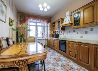 Продажа 3-комнатной квартиры, 108.4 м2, Новосибирск, улица Толстого, 5, метро Октябрьская