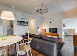 Двухкомнатная квартира на продажу, 80 м2, Санкт-Петербург, Большой Сампсониевский проспект, 4-6, метро Площадь Ленина