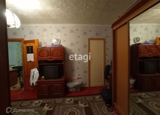 Продам 2-ком. квартиру, 40.6 м2, Кировск, улица Победы, 4