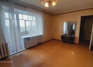 Продам 2-ком. квартиру, 42.7 м2, Курган, проспект Конституции, 48