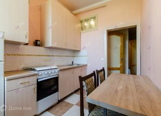 Продаю 2-ком. квартиру, 65 м2, Санкт-Петербург, улица Зенитчиков, 3к2, улица Зенитчиков