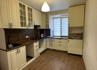 Продажа четырехкомнатной квартиры, 85.8 м2, Чебоксары, улица Чапаева, 4, Ленинский район