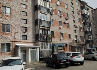 Продаю двухкомнатную квартиру, 68 м2, Карачаево-Черкесия, улица Лаара, 49