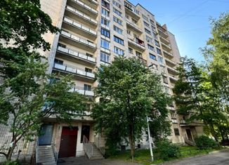 Продам однокомнатную квартиру, 32.5 м2, Санкт-Петербург, улица Беринга, 34, метро Приморская