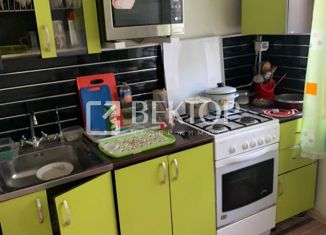 Продается двухкомнатная квартира, 42 м2, Буй, улица Красной Армии, 4