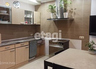 Продаю 4-комнатную квартиру, 106 м2, Тюмень, Холодильная улица, 138