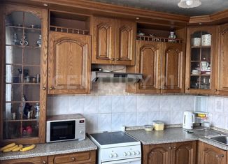 Продается двухкомнатная квартира, 60 м2, Москва, улица Раменки, 6к1, улица Раменки