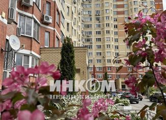 Продается двухкомнатная квартира, 67.7 м2, Московский, 3-й микрорайон, 12