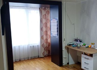 Продается трехкомнатная квартира, 82.2 м2, посёлок городского типа Комсомольское, Зелёная улица, 31