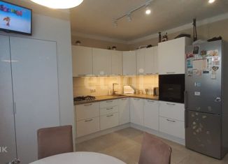 Продам 2-ком. квартиру, 66.1 м2, Горячий Ключ, Псекупская улица, 87