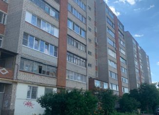 Сдается трехкомнатная квартира, 62 м2, Алексин, Тульская улица, 1