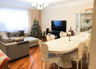Продается 5-ком. квартира, 179 м2, Уфа, Революционная улица, 111/2, Советский район