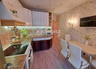 Продается 4-ком. квартира, 83.4 м2, Осинники, переулок Куйбышева, 12
