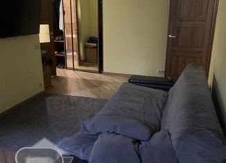 Продам трехкомнатную квартиру, 61 м2, Москва, Кутузовский проспект, 9к2, метро Киевская