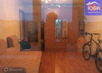 Продам 3-ком. квартиру, 65.8 м2, поселок городского типа Мирный, улица Сырникова, 7