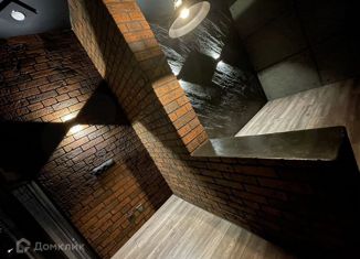 Продается двухкомнатная квартира, 60 м2, Энгельс, улица Маяковского, 44