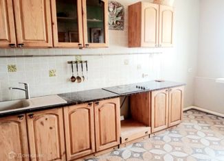 Продаю 2-ком. квартиру, 58.3 м2, Боровск, площадь Ленина, 1