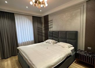 Сдача в аренду 2-ком. квартиры, 50 м2, Казань, улица Амирхана Еники, 10, Вахитовский район