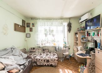 Продается комната, 13.7 м2, Тюмень, улица Олега Антонова, 6/2, Калининский округ