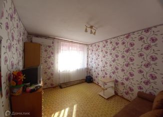 Продается 2-ком. квартира, 38.9 м2, Евпатория, улица Конституции, 36