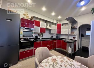 Продается трехкомнатная квартира, 68.3 м2, Тюменская область, улица Чапаева, 91