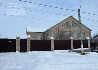 Продаю дом, 120 м2, село Кармаскалы, улица Чапаева, 27