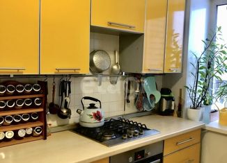 Двухкомнатная квартира на продажу, 50.7 м2, посёлок Ждановский, Школьная улица, 32