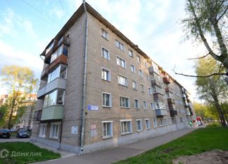 Продам 2-комнатную квартиру, 47 м2, Киров, улица Макаренко, 11, Октябрьский район