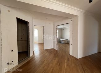 Продается четырехкомнатная квартира, 138.5 м2, Черкесск, улица Космонавтов, 32А, микрорайон Пештера