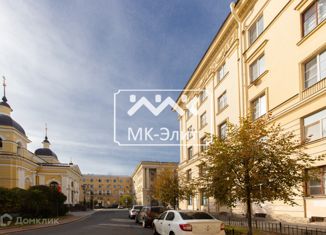 Продается четырехкомнатная квартира, 105 м2, Санкт-Петербург, Суворовский проспект, 17