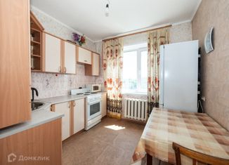 Продается 2-комнатная квартира, 54 м2, Новосибирск, улица Курчатова, 17