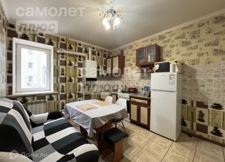 Продается 1-ком. квартира, 49.1 м2, Астрахань, Советский район, Боевая улица, 126к8