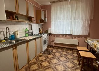 Продается 4-комнатная квартира, 82.8 м2, станица Калининская, Светлый переулок, 3