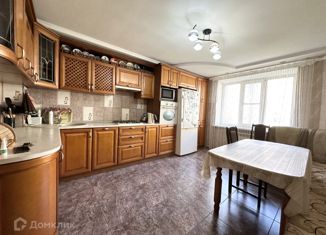 Продажа 3-ком. квартиры, 96 м2, Ставрополь, улица Чехова, 47