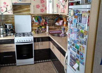 Продается четырехкомнатная квартира, 61.3 м2, рабочий посёлок Солнечный, улица Строителей, 9