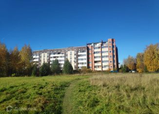 Продается трехкомнатная квартира, 70.7 м2, городской посёлок Сиверский, улица Строителей, 6